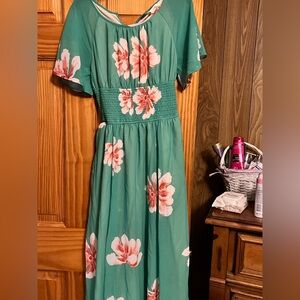 Chic Green Floral Midi Dress